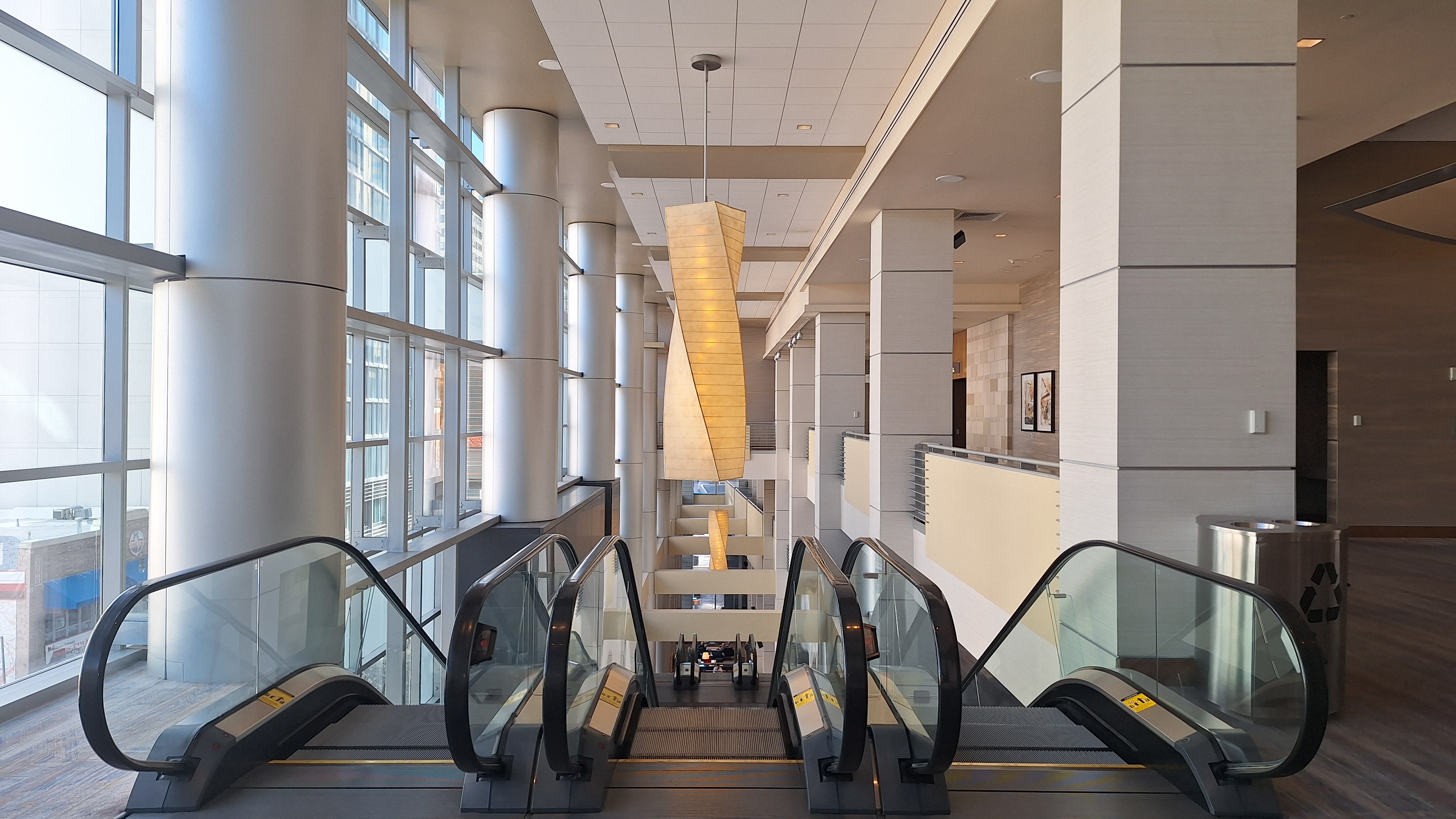 The escalators continued to circulate, supporting the silhouettes from the previous four days.